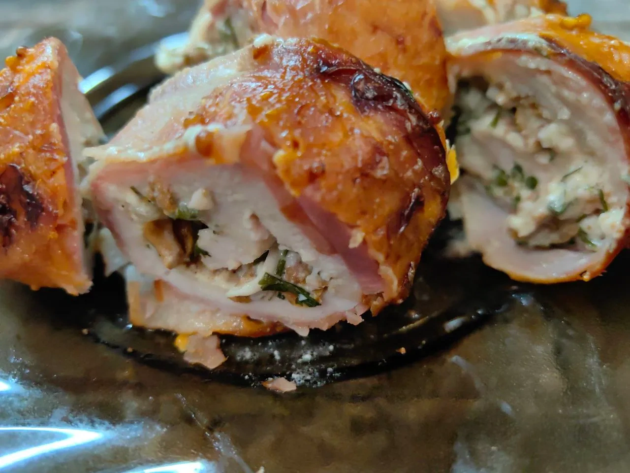 Рулеты из корейки в беконе с картофелем