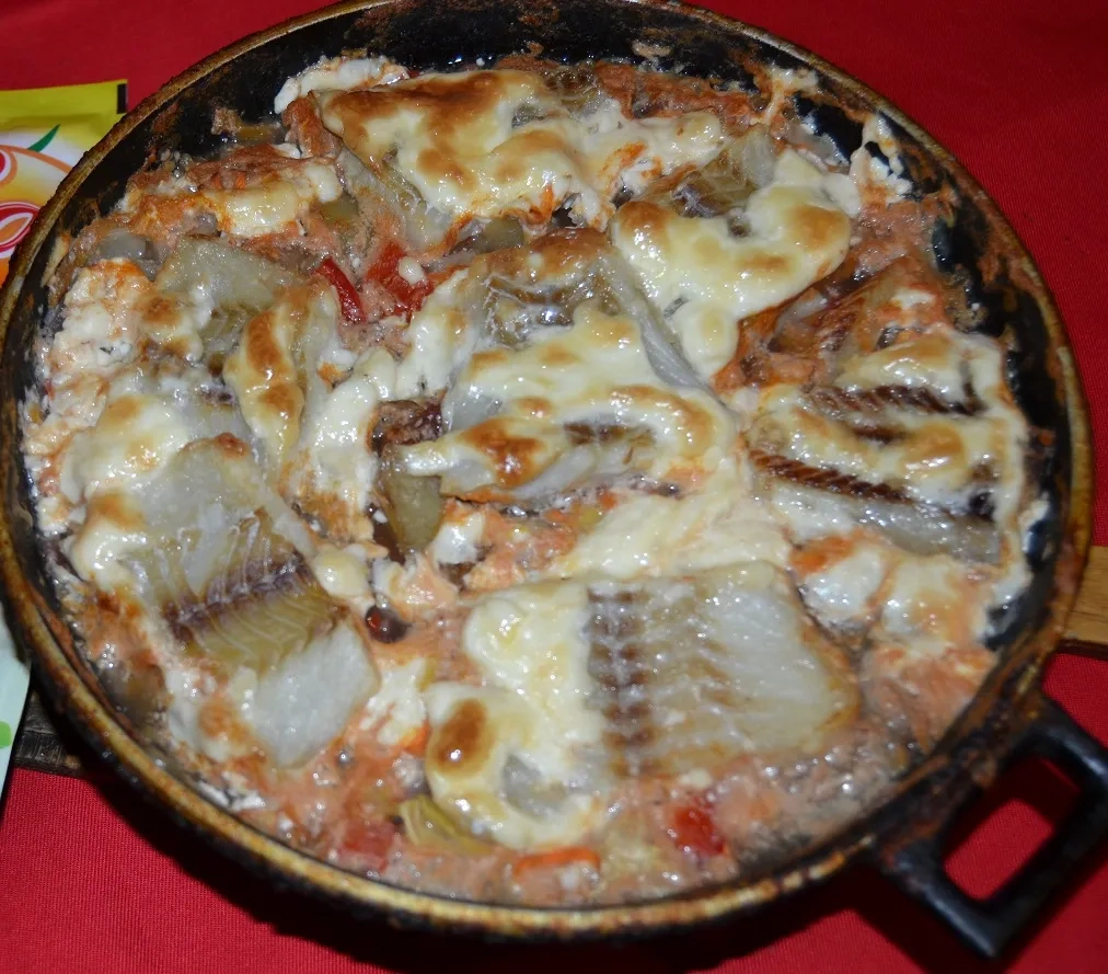 Рыба на овощной «подушке»