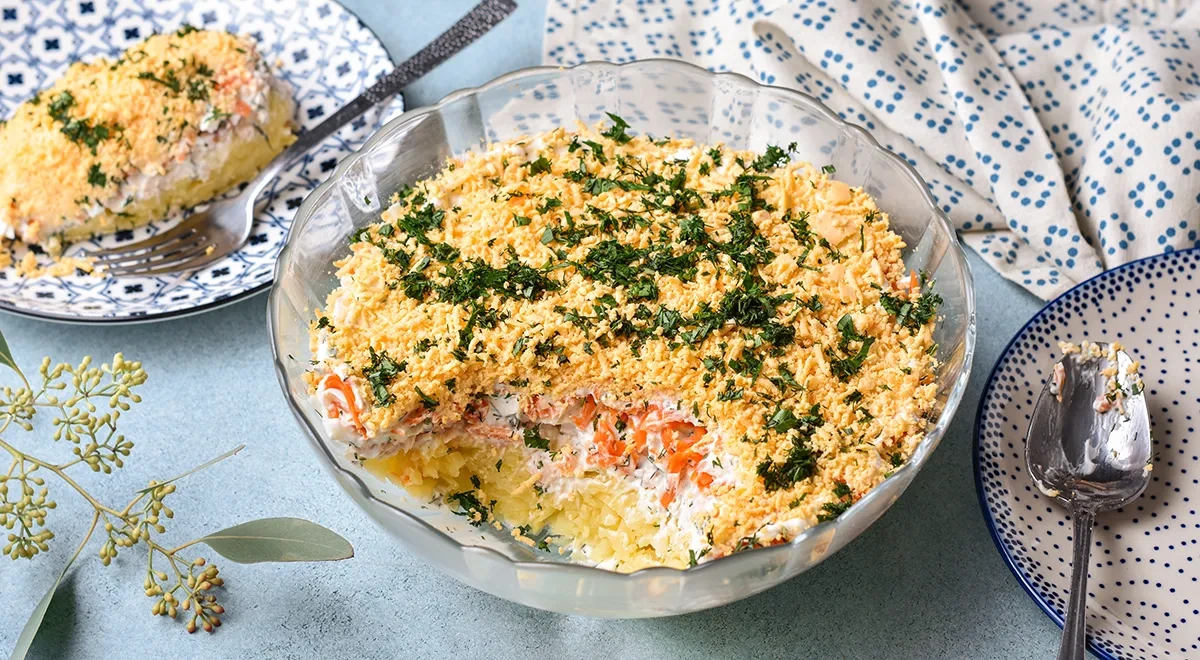 Салат «Мимоза» с копченой курицей