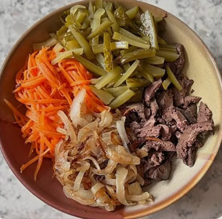 Салат печёночный