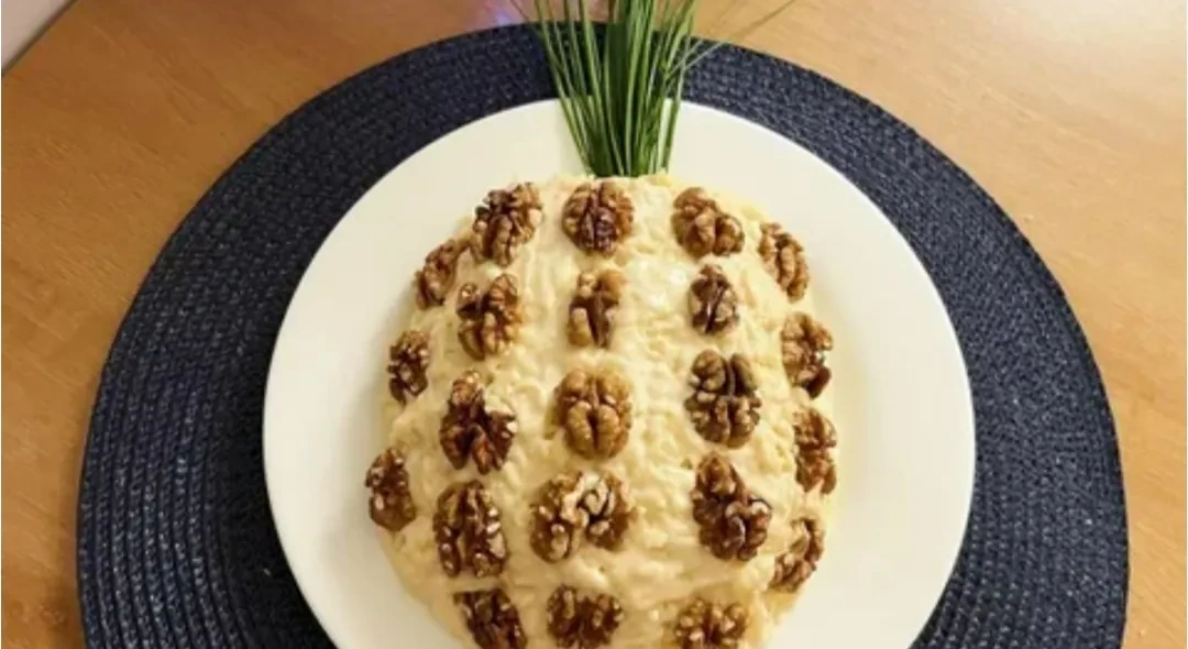 Салат с ананасом