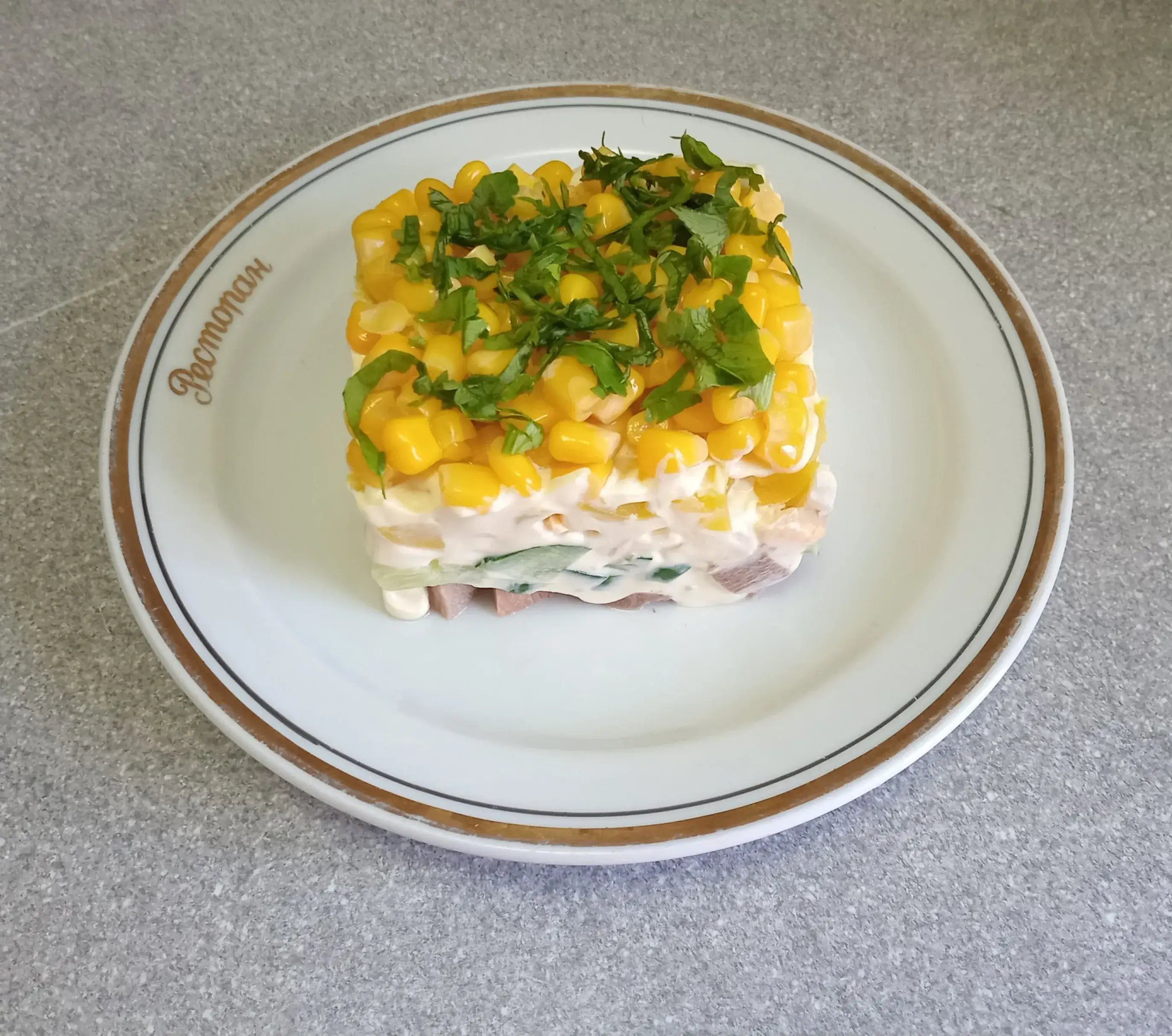 Салат с говяжьим языком