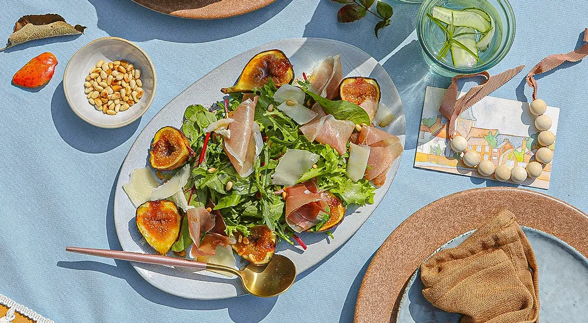 Салат с инжиром и пармезаном