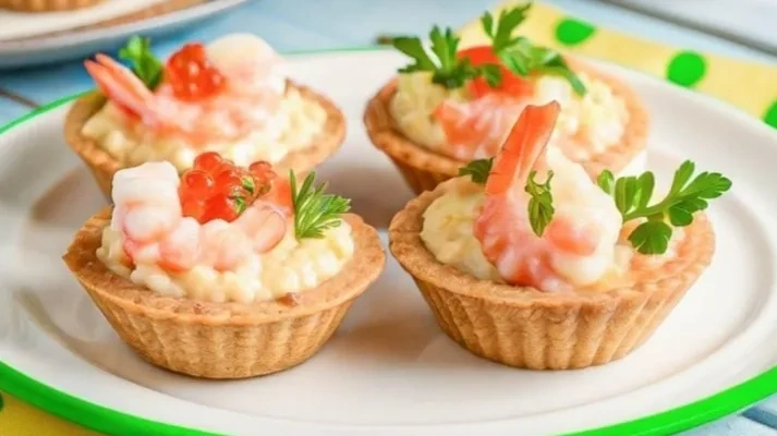 Салат с креветками и сыром