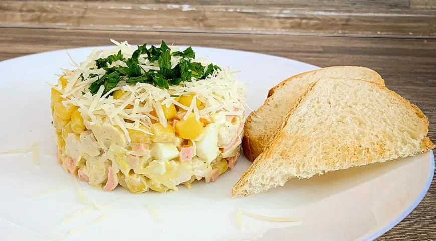 Салат с кукурузой на скорую руку