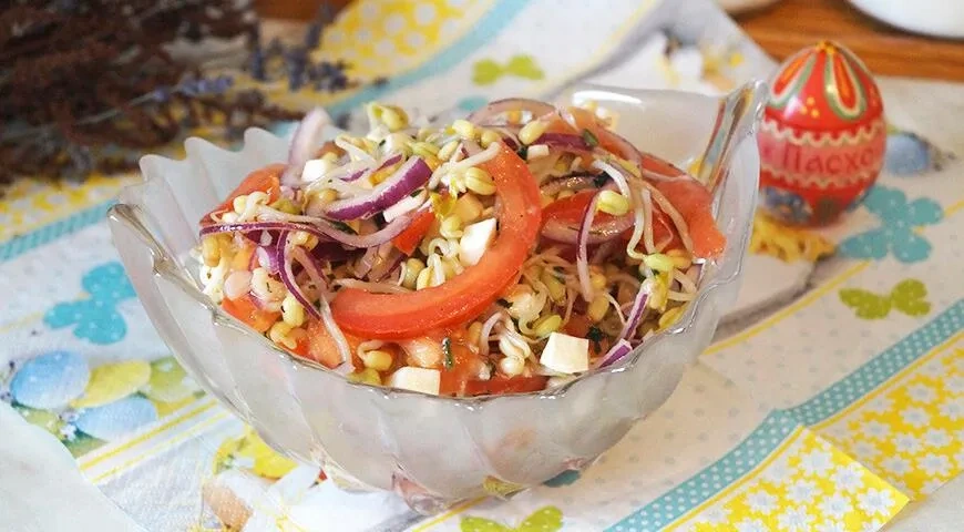 Салат с пророщенным машем