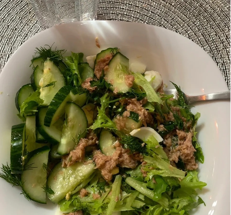 Салат с тунцом