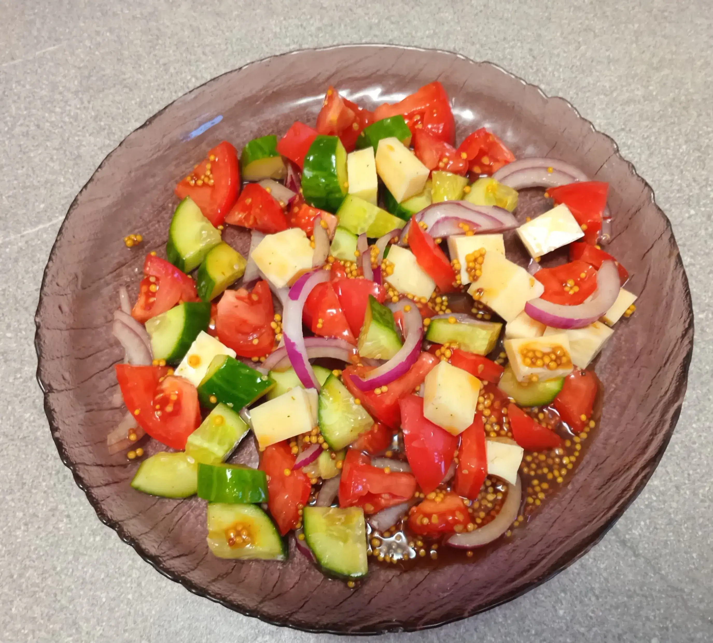 Салат с заправкой из зернистой горчицы