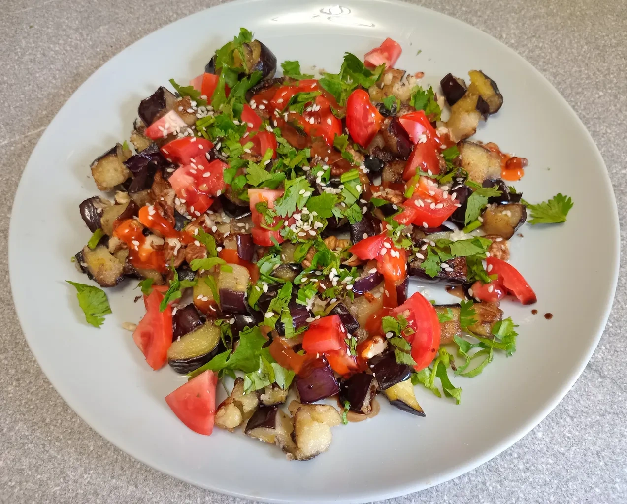 Салат с жареными баклажанами