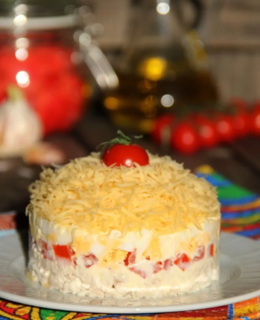 Салат слоёный с курицей