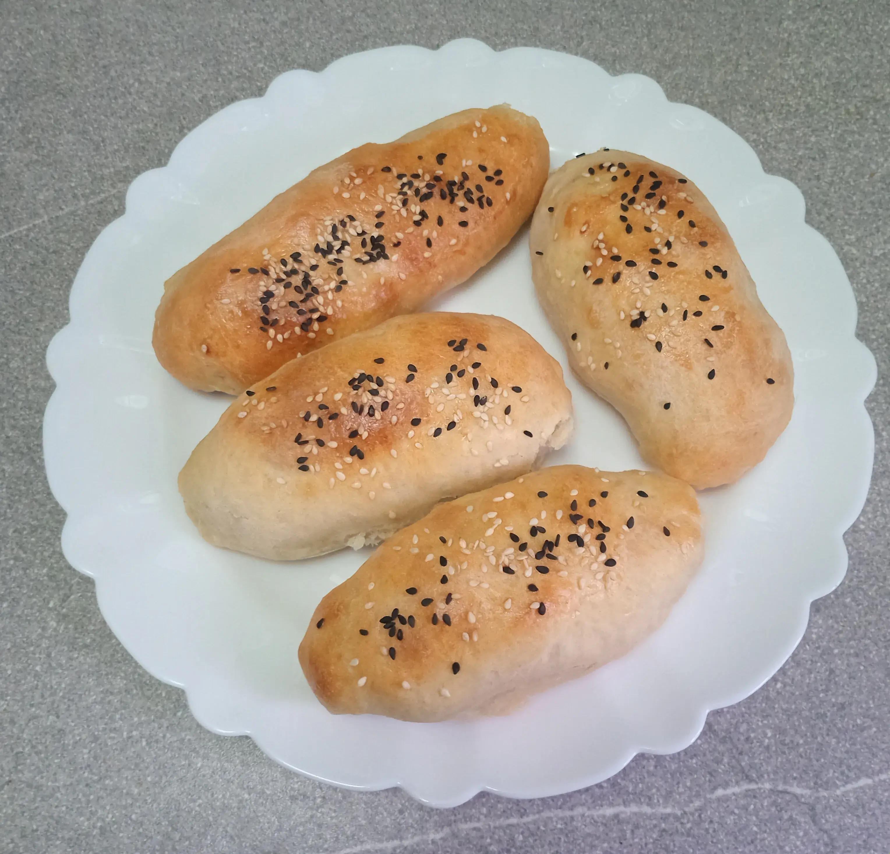 Сардельки с картофелем в тесте