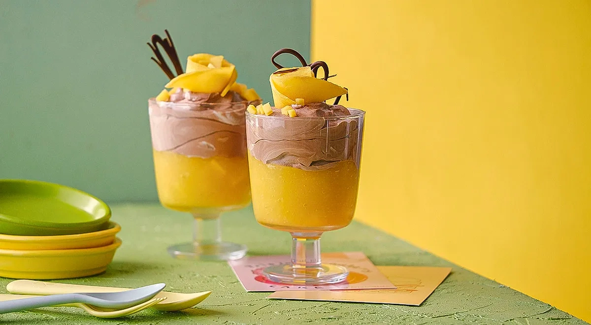 Шоколадный мусс с манго