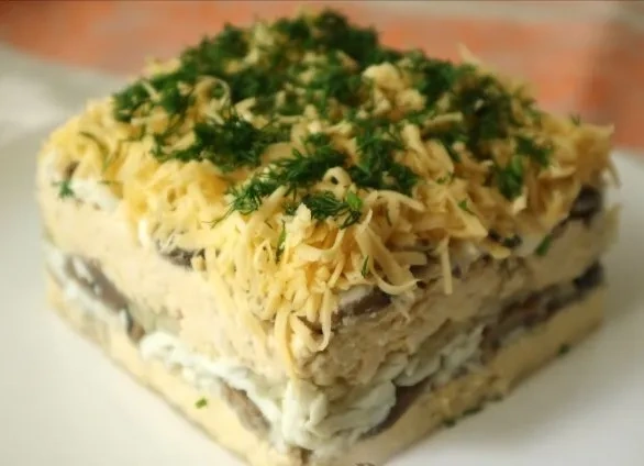 Слоёный салат «Нежность»