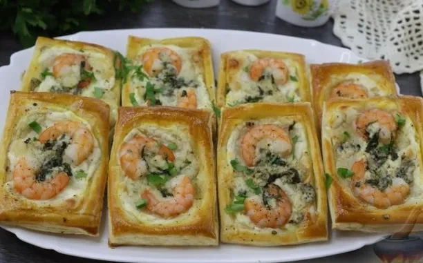 Слойки с креветками и сыром