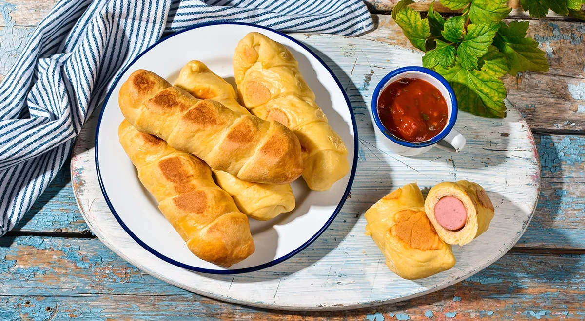 Сосиски в тесте в мультиварке