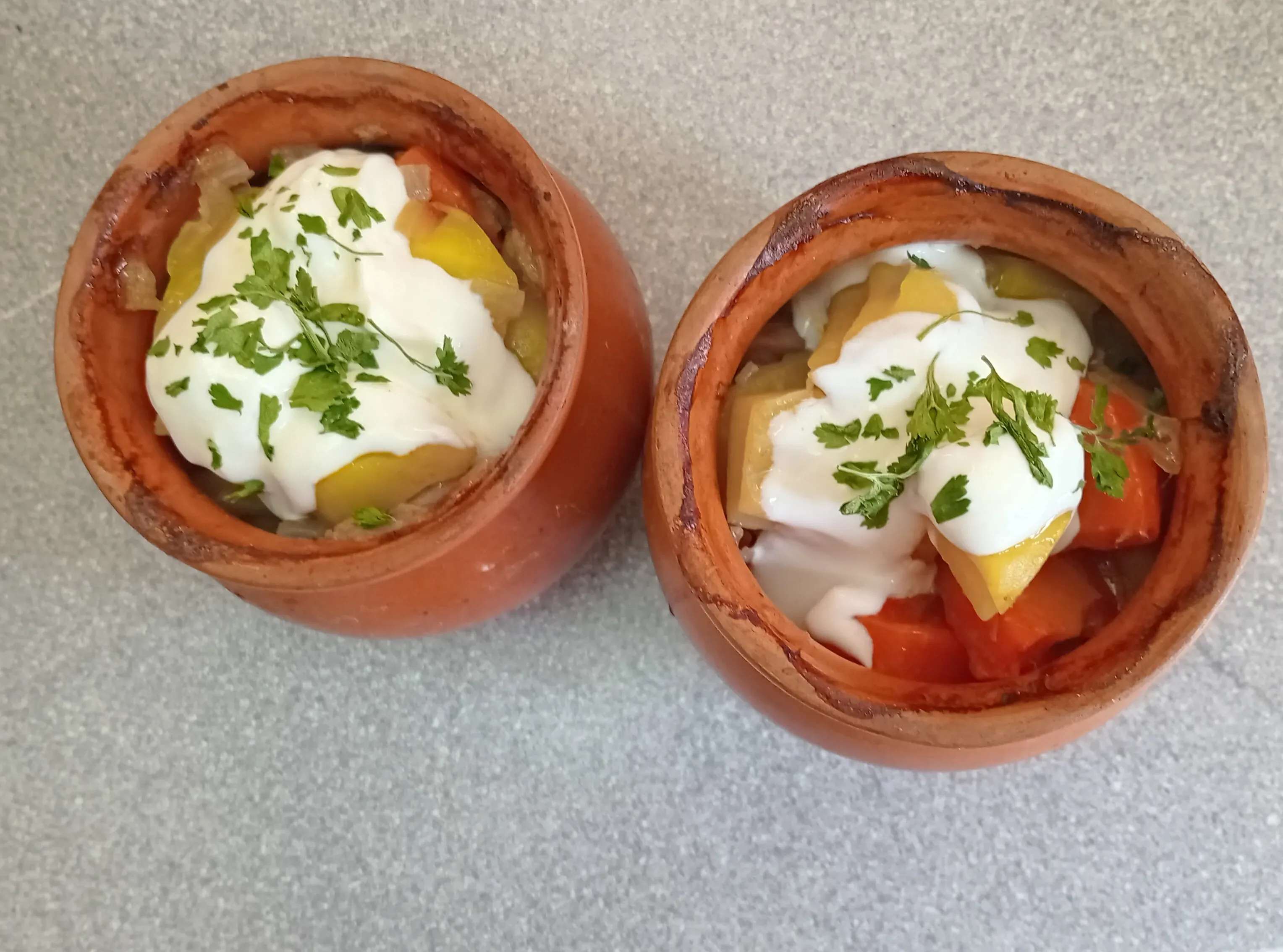 Свинина с картофелем в горшочках