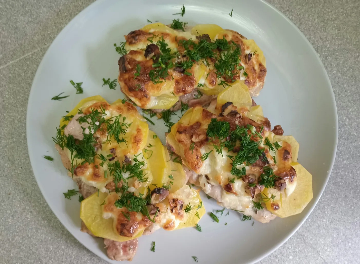 Свинина запечённая под картофелем