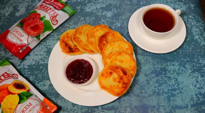 Сырники с джемом «Махеевъ» на 23 февраля