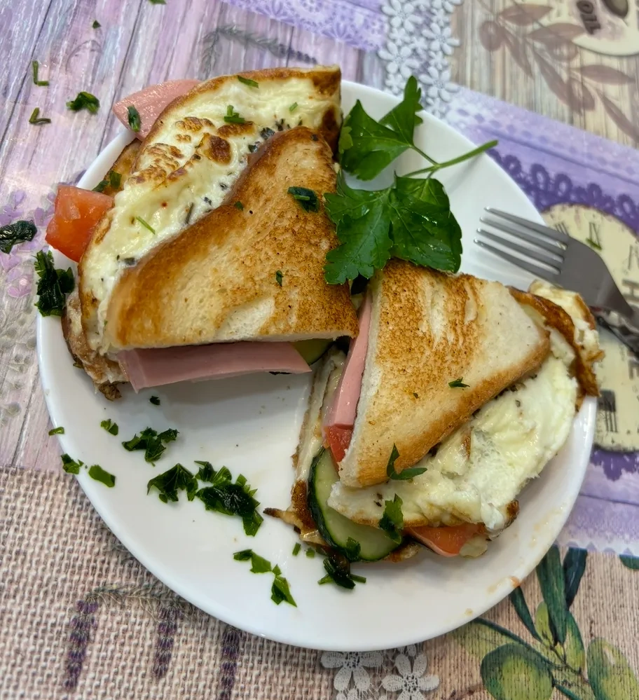 Сытный тост-сэндвич Утреннее наслаждение