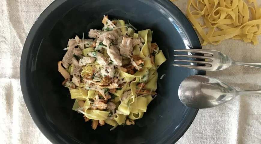 Тальятелле с лисичками и телятитной