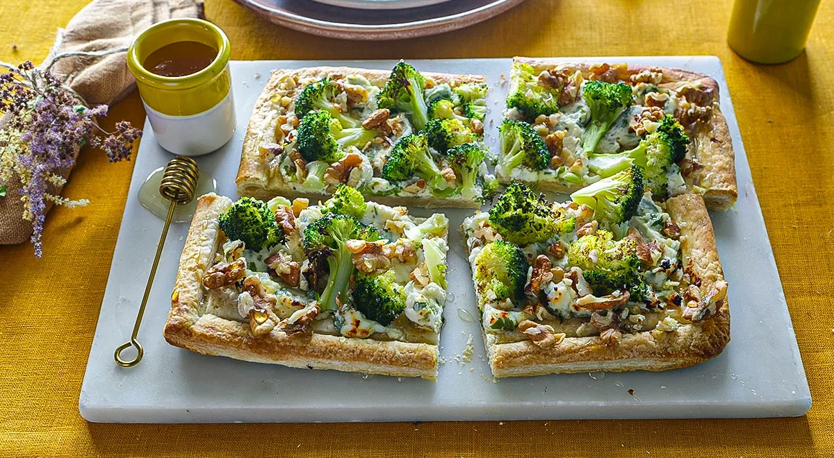 Тарт с брокколи и орехами