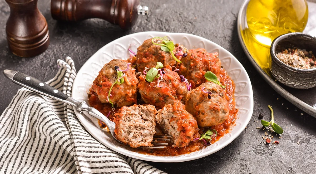 Тефтели в томатном соусе в духовке