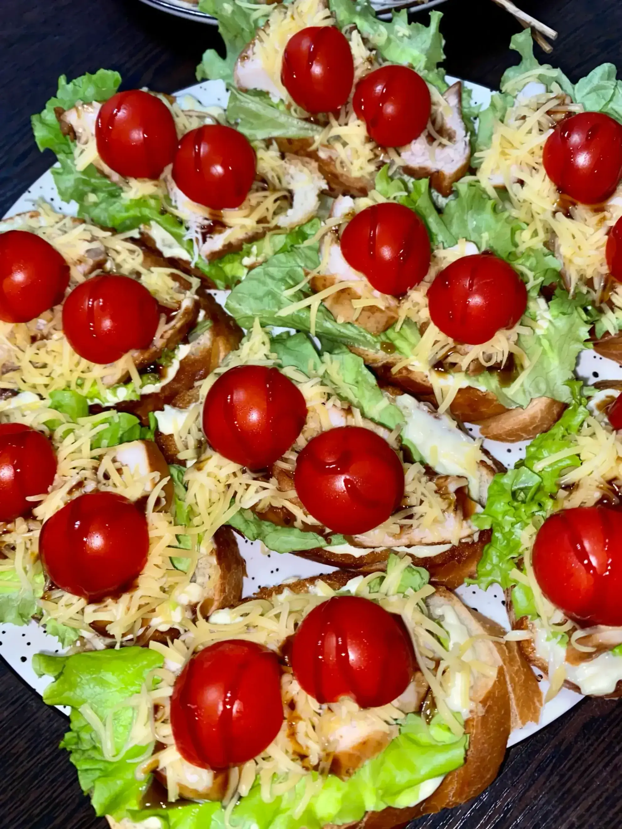 Цезарь на брускетте