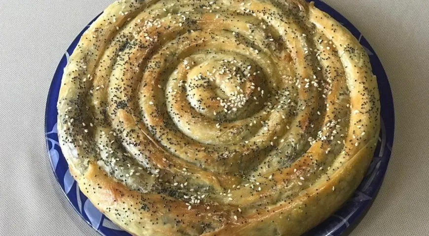 Турецкий мясной пирог бёрек (тур.- boreg) из теста фило