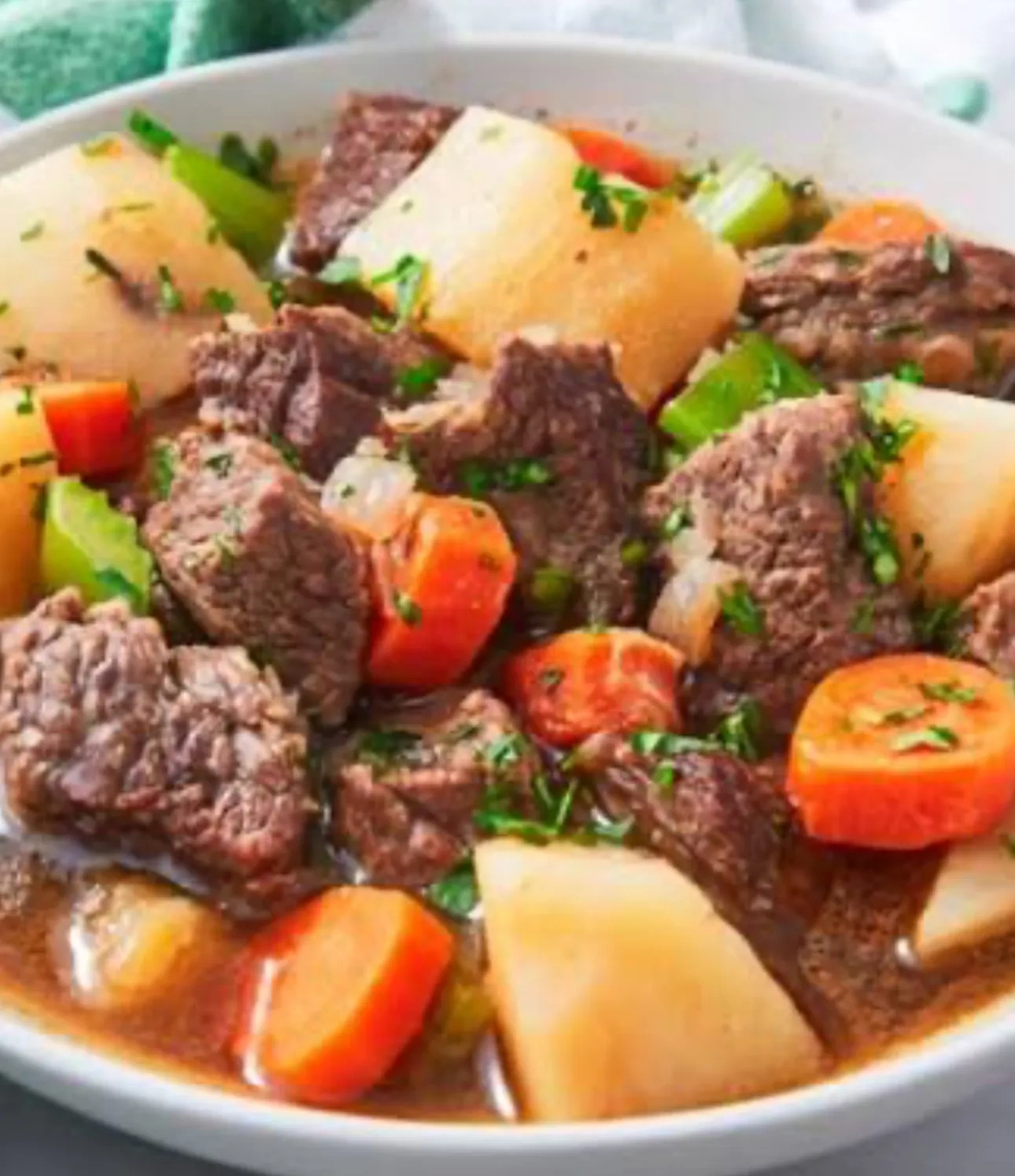 Тушённая с овощами говядина