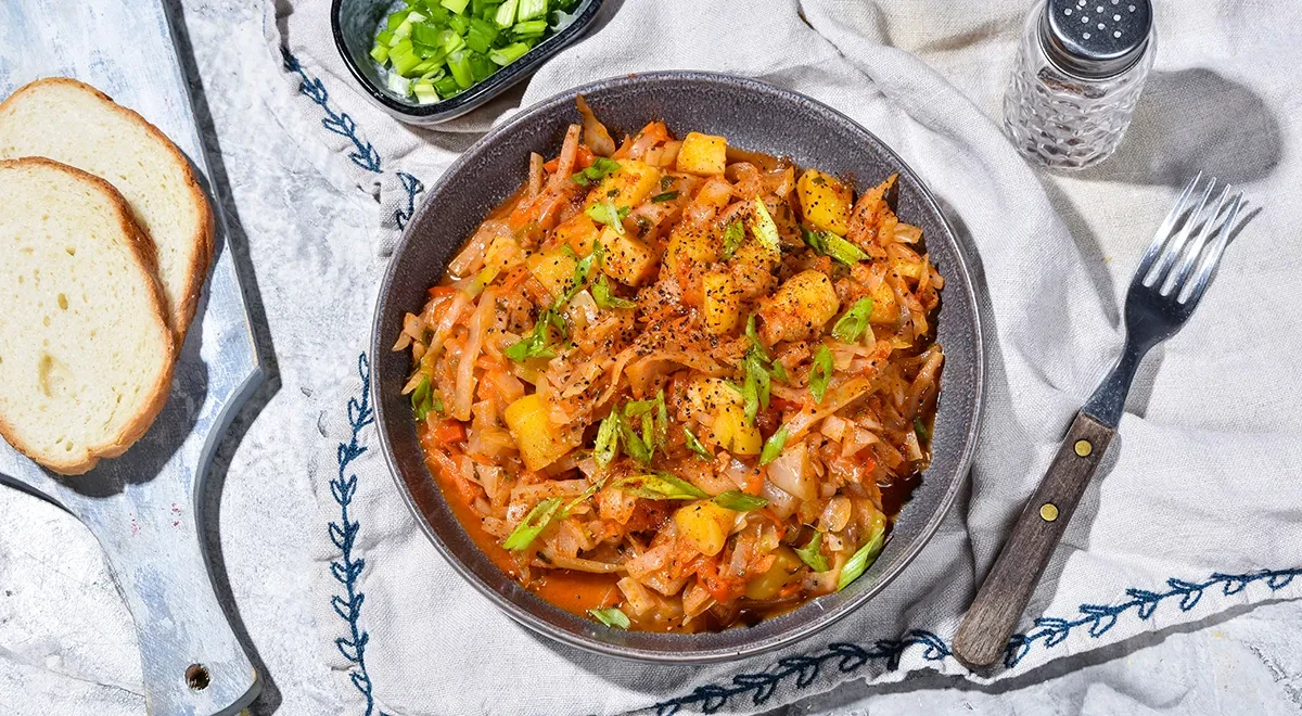 Тушеная капуста с картошкой