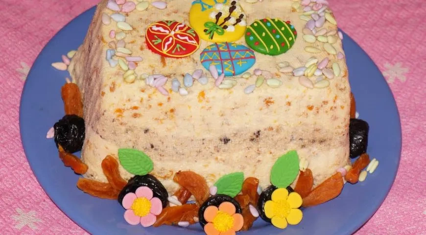 Творожная пасха с курагой и черносливом