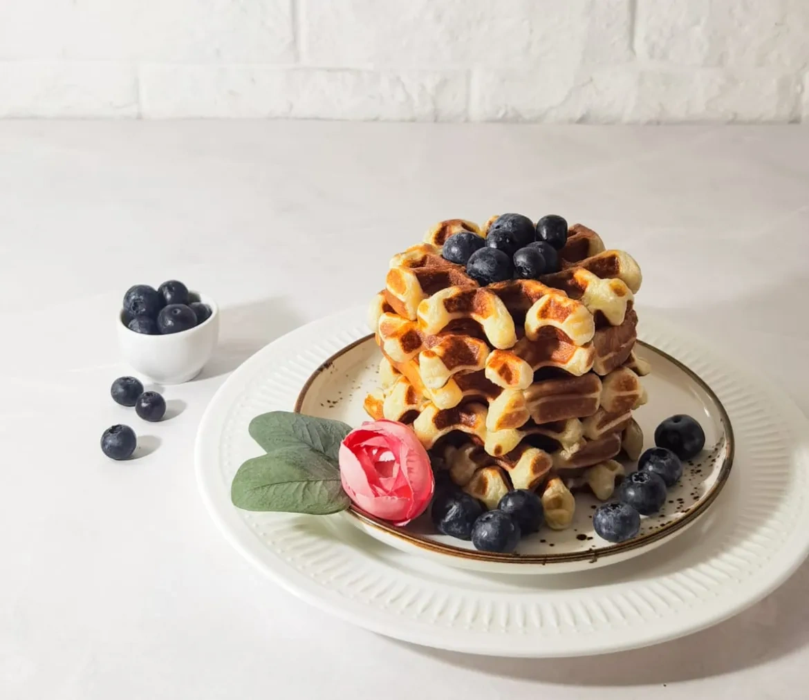 Творожные вафли с голубикой