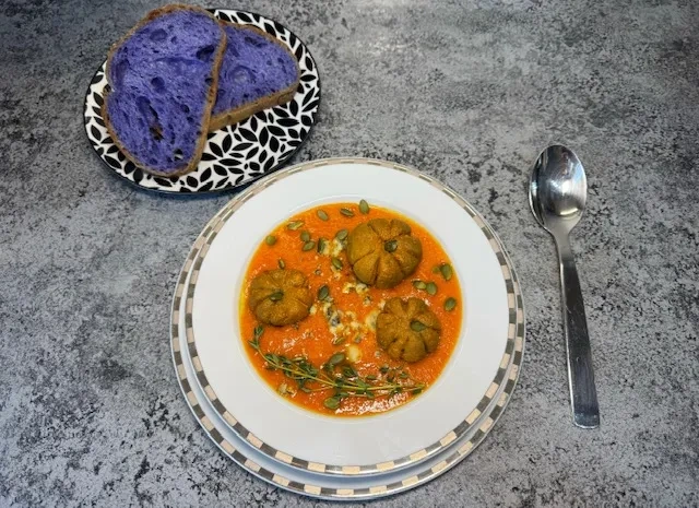 Тыквенный суп с ньокками в виде тыковок