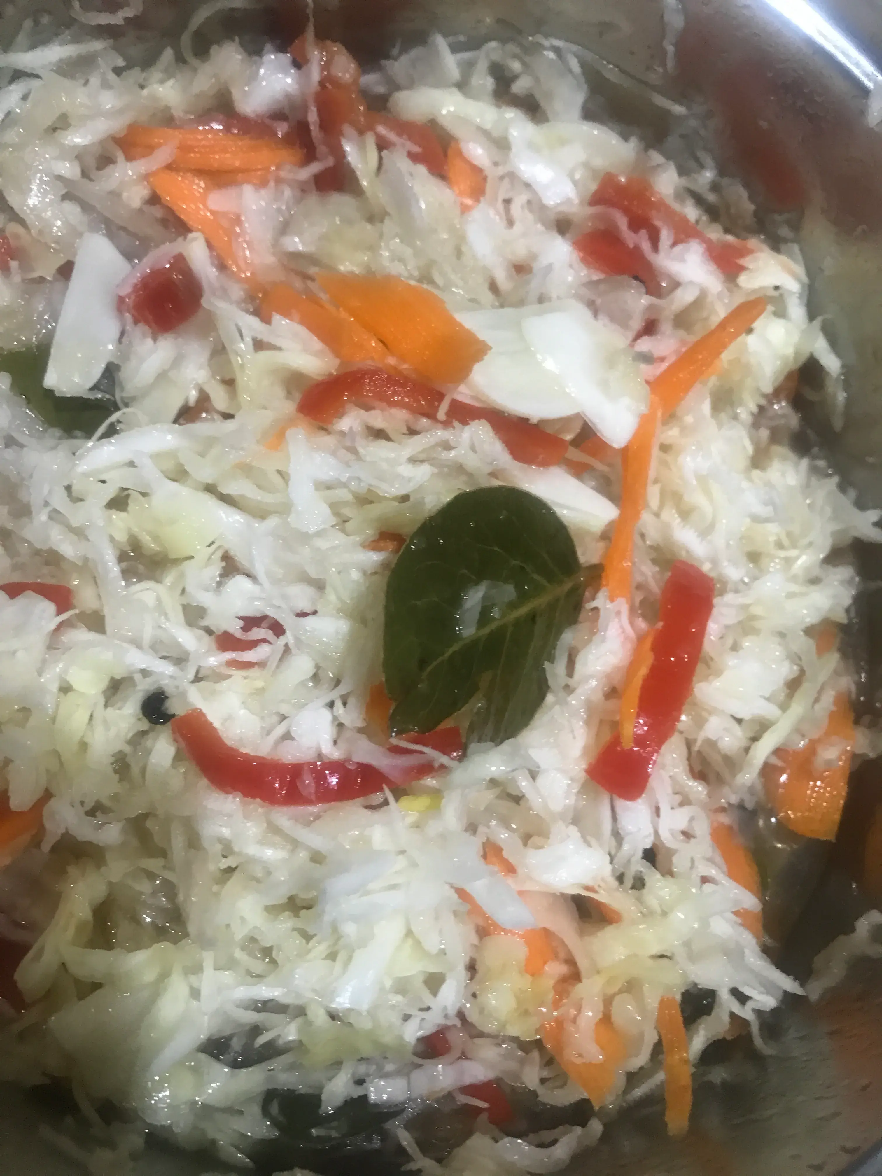 Витаминная закуска из свежей капусты