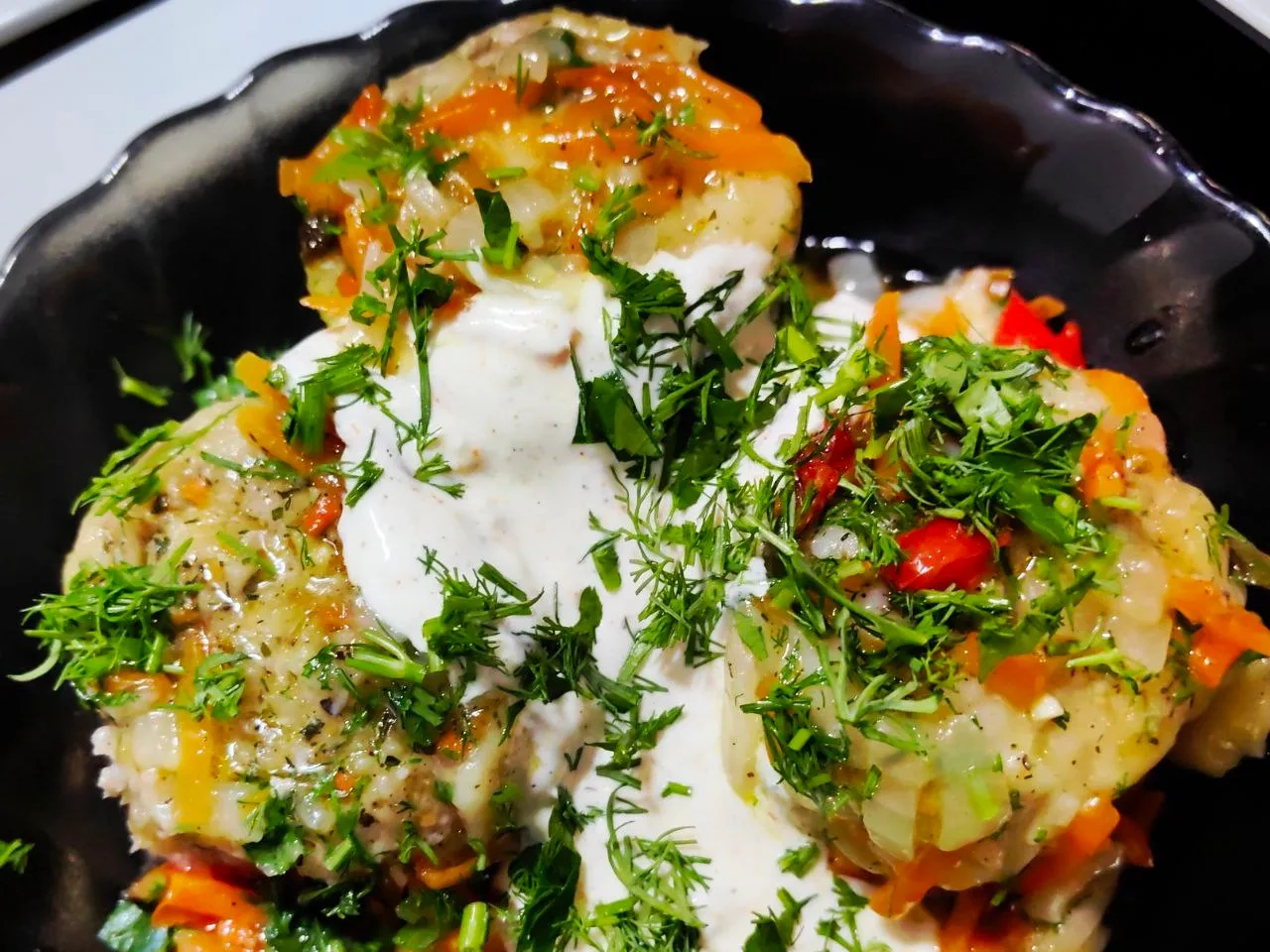 Горячие роллы из теста с фаршем