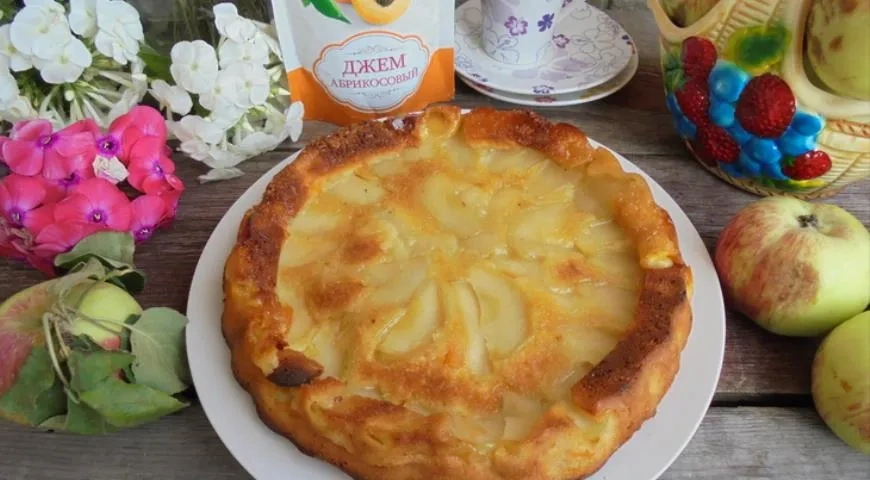 Яблочная шарлотка с абрикосами и абрикосвым джемом от Махеевъ к 14 февраля