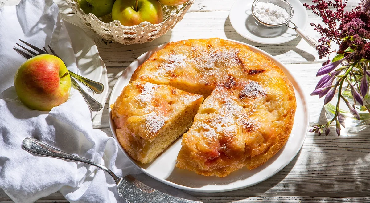 Яблочный пирог на сковороде