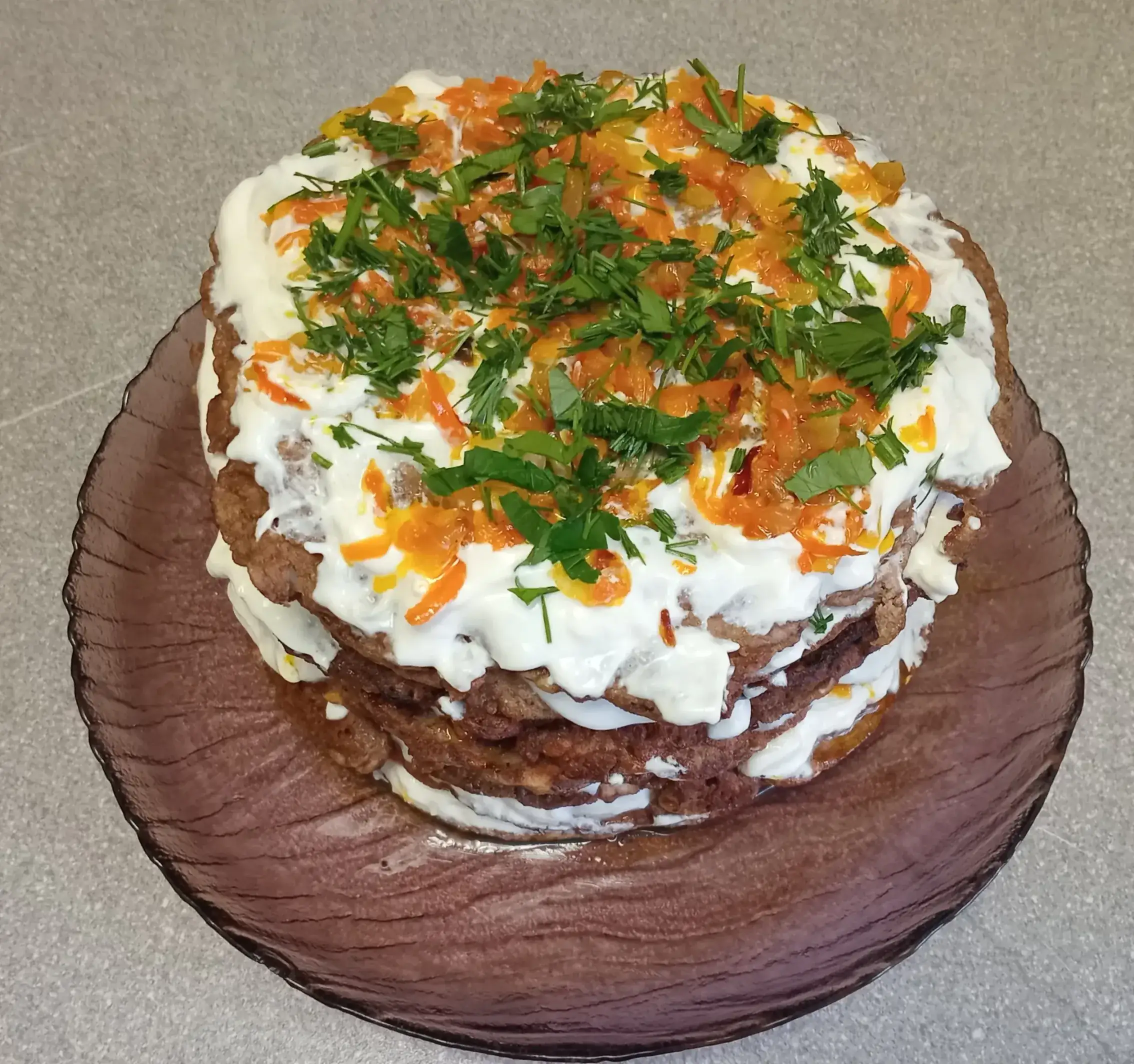 Закусочный торт из куриной печени