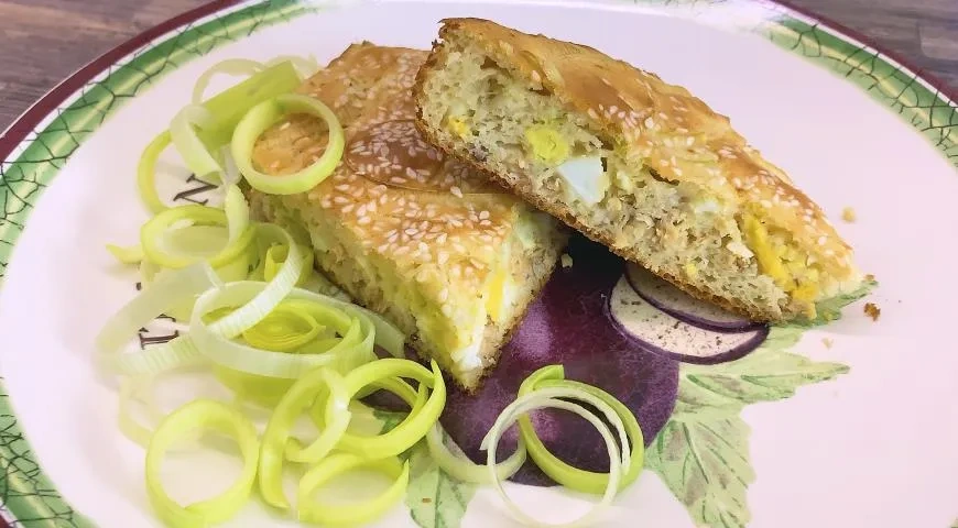 Заливной рыбный пирог из консервов