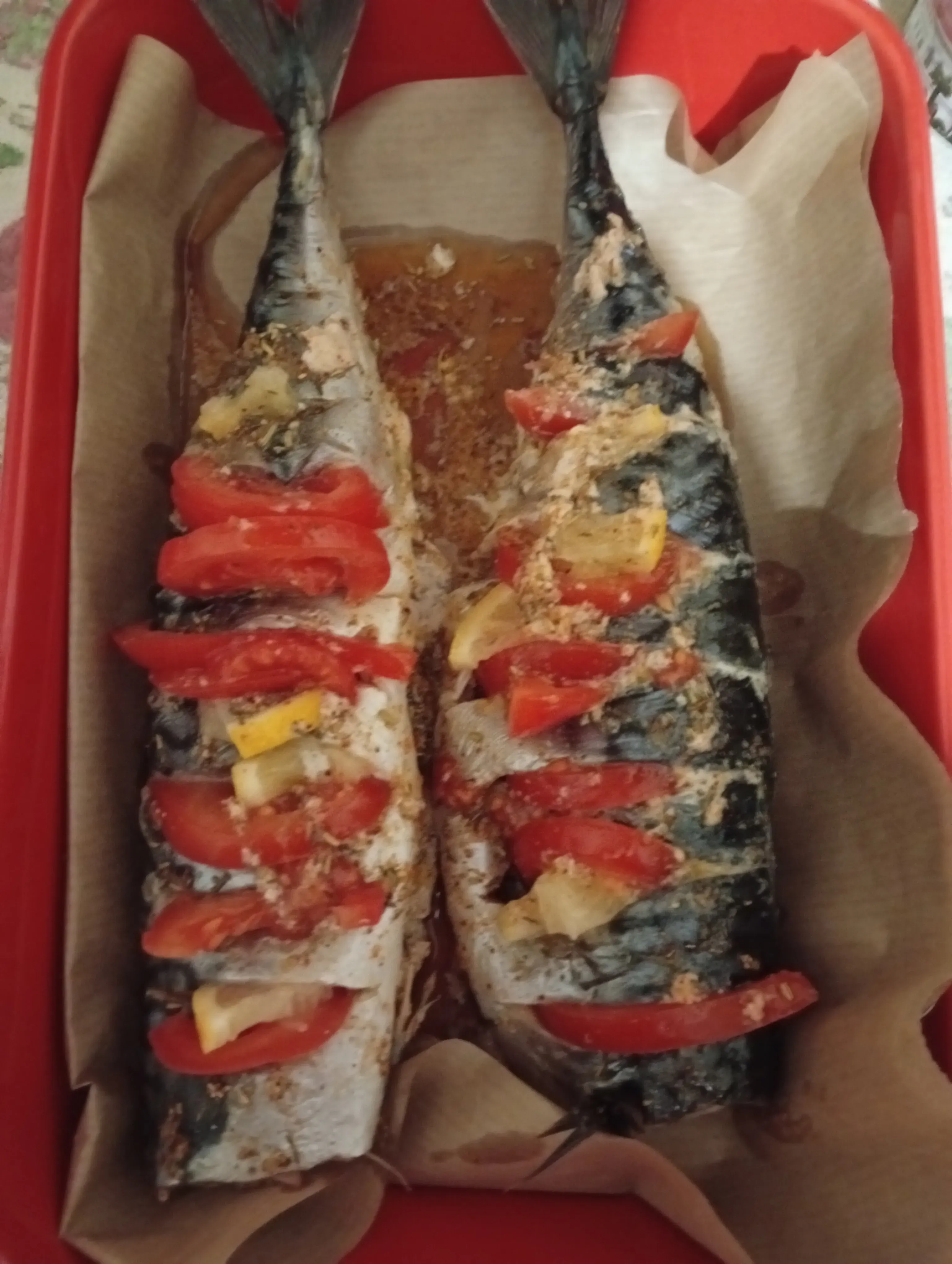 Запечённая в духовке скумбрия