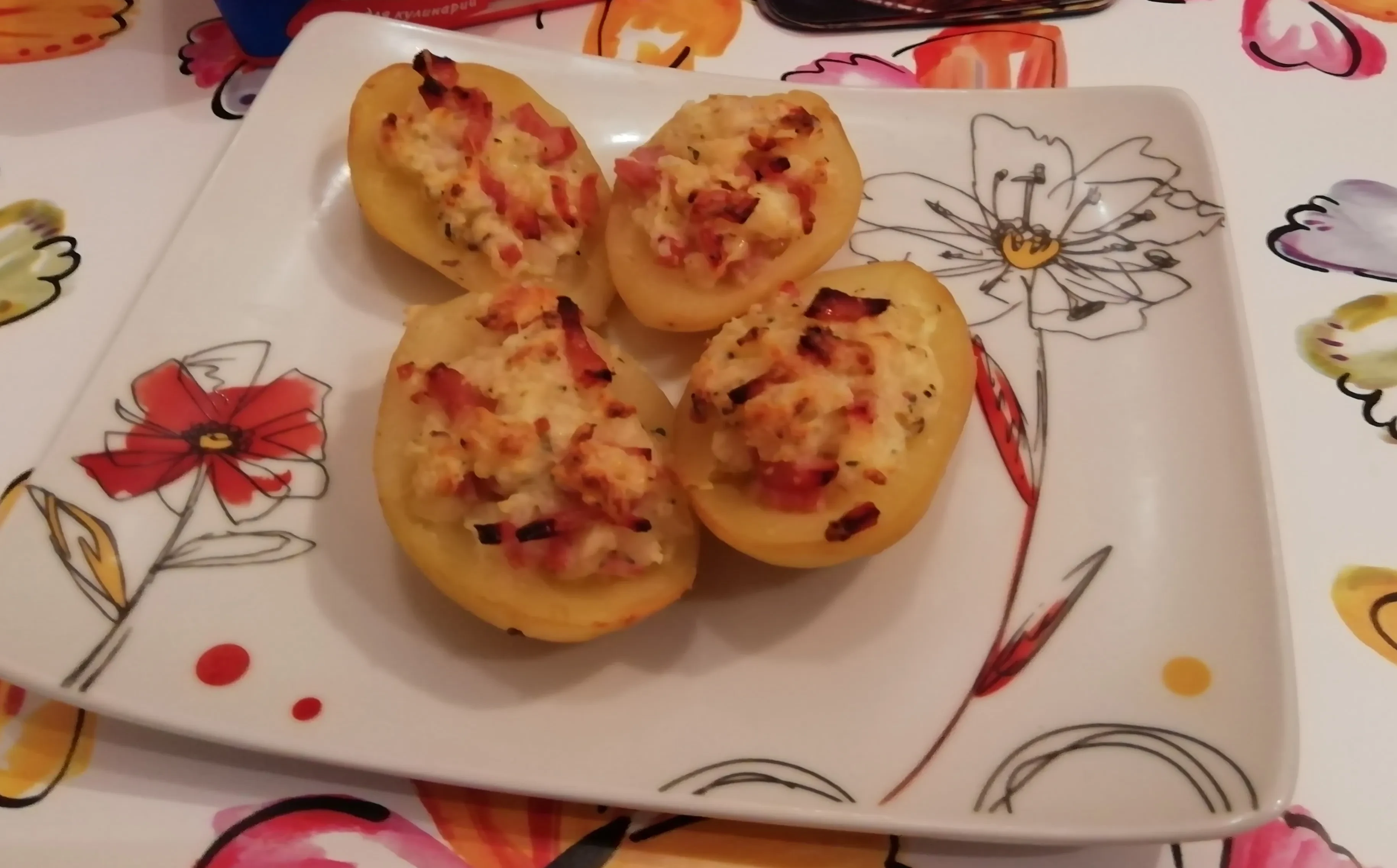 Запечённый картофель с начинкой