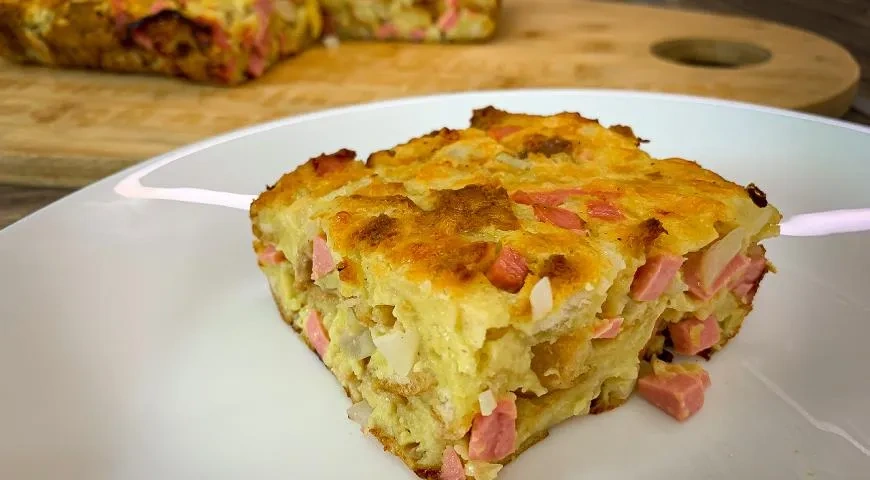 Запеканка из батона и колбасы