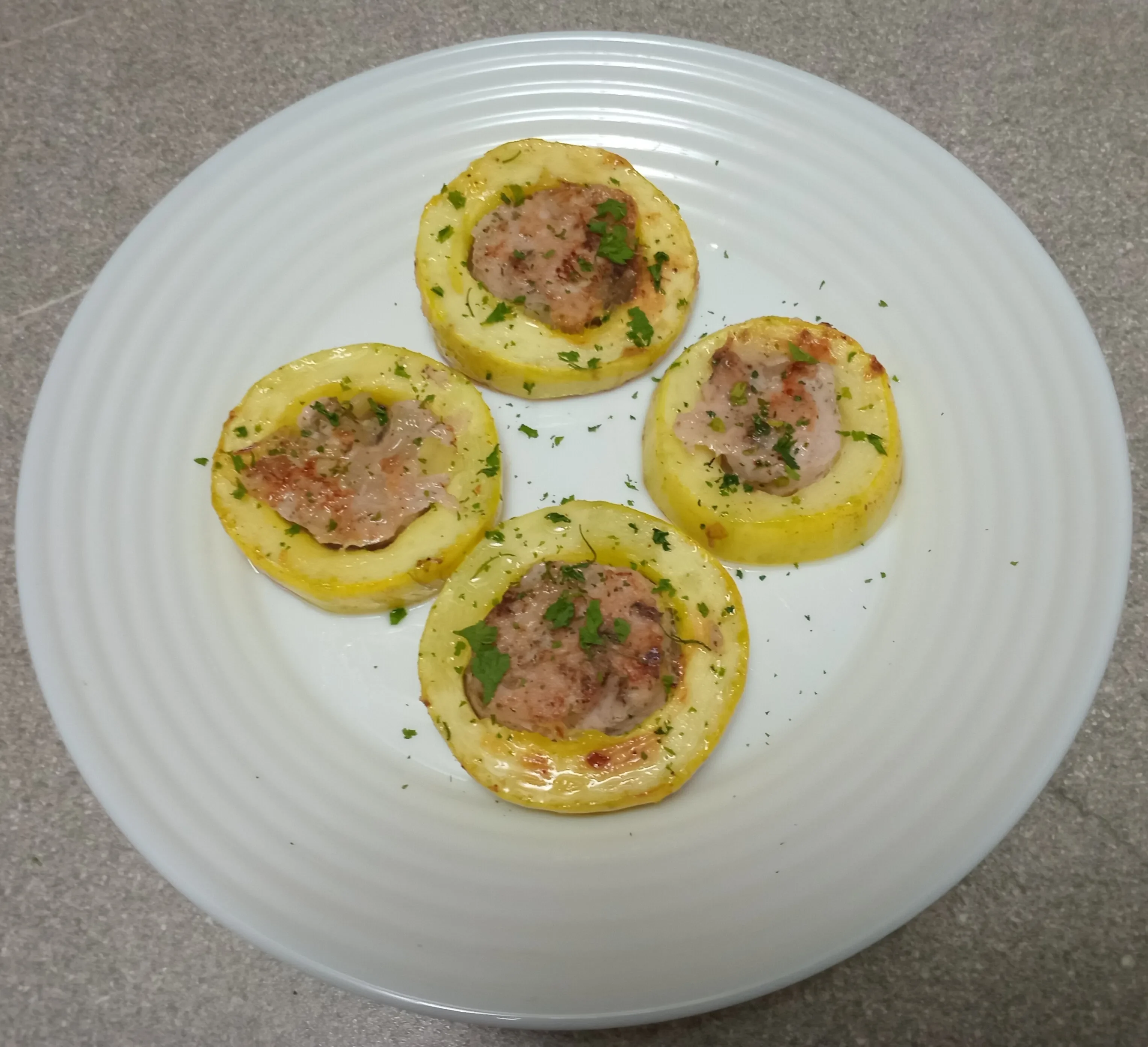 Жареные кабачки с куриным фаршем