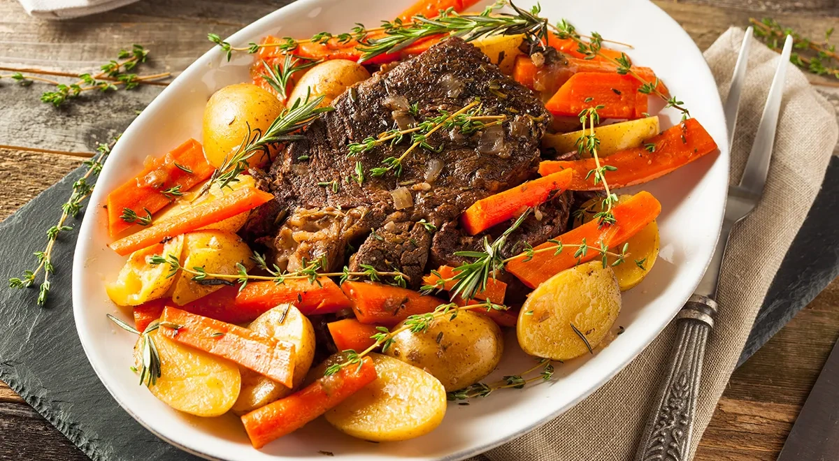 Жаркое из говядины с картошкой в мультиварке