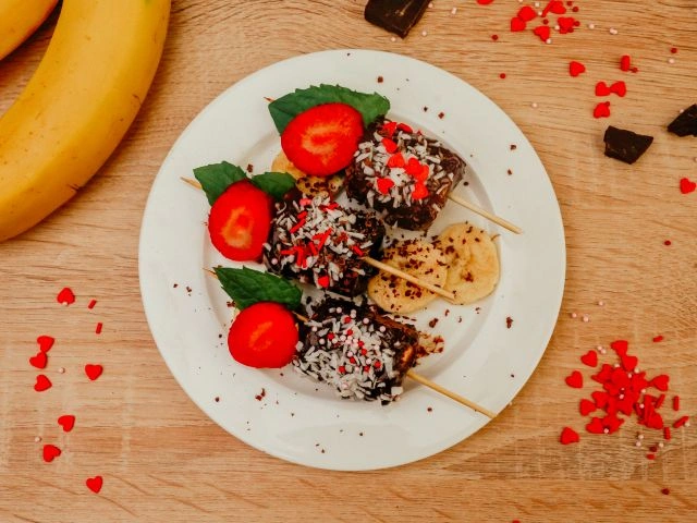 Бананы в шоколаде с посыпкой