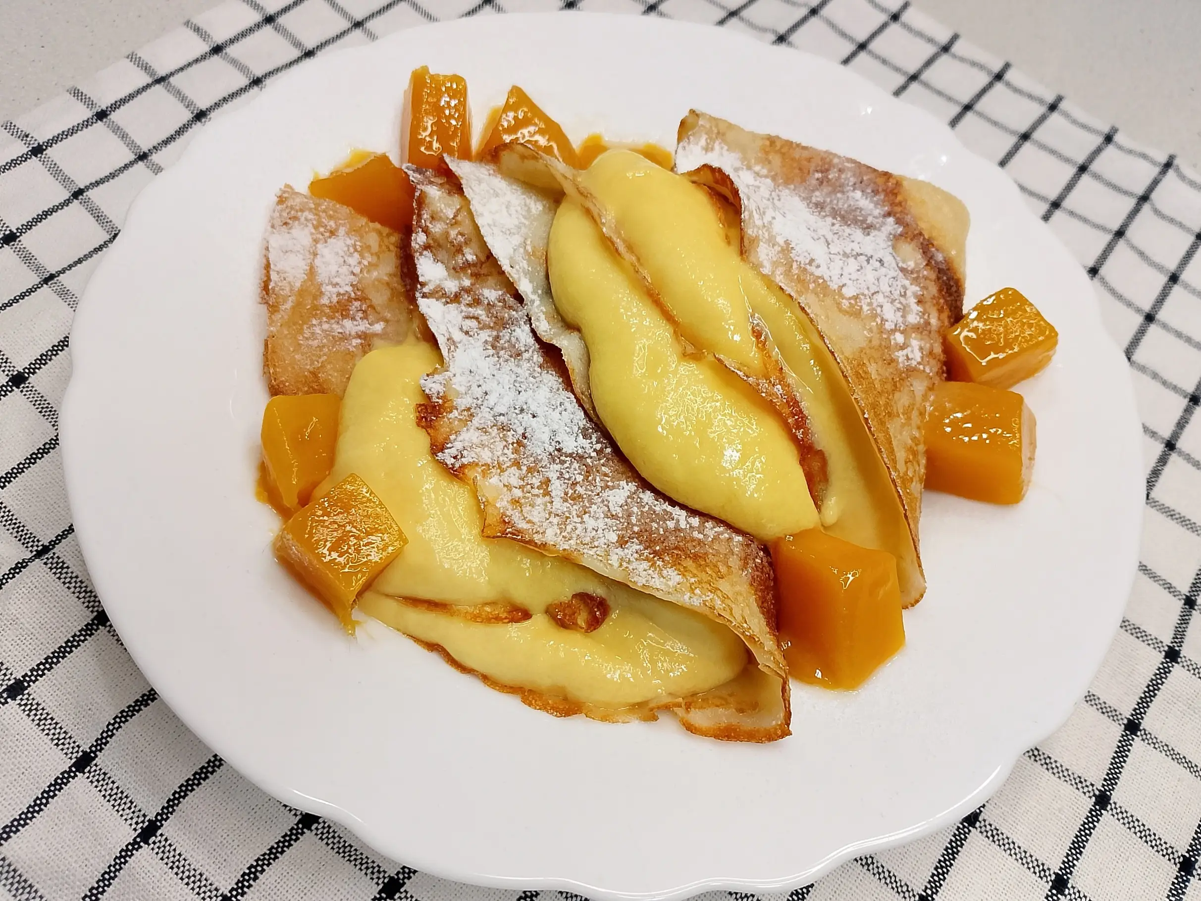 Блинчики с рикоттой и манго