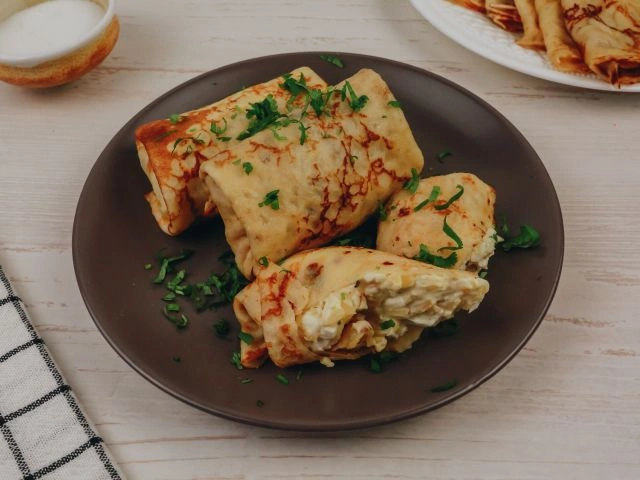 Блинчики с сыром и яйцом