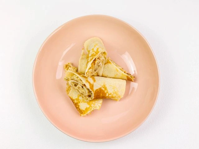 Блинчики с яблоками и орехами