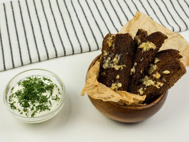 Гренки с чесноком