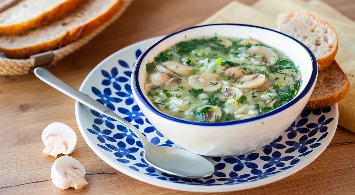 Грибной суп с рисом и картофелем